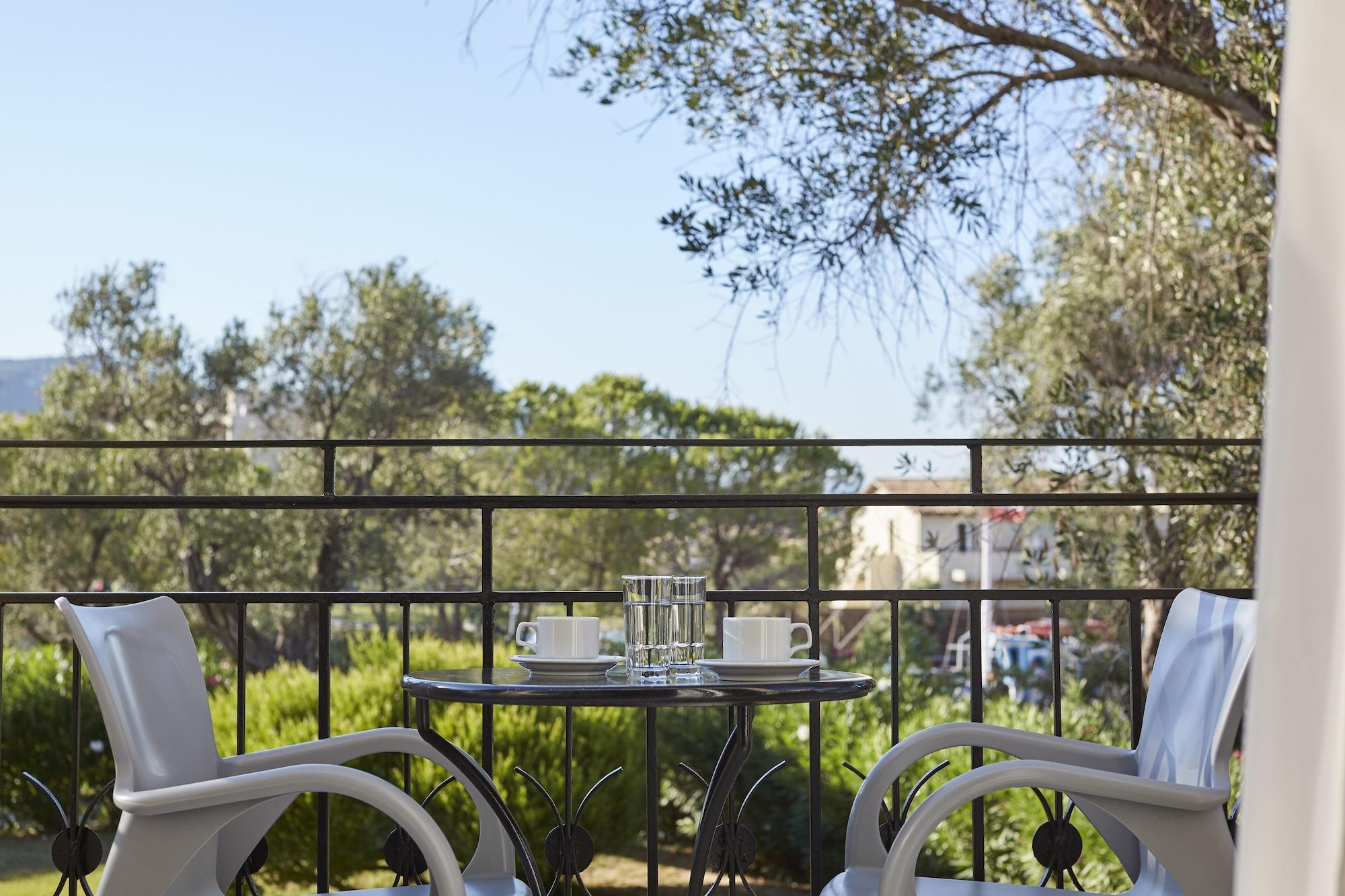 Sentido Apollo Palace 梅松吉 外观 照片 A balcony