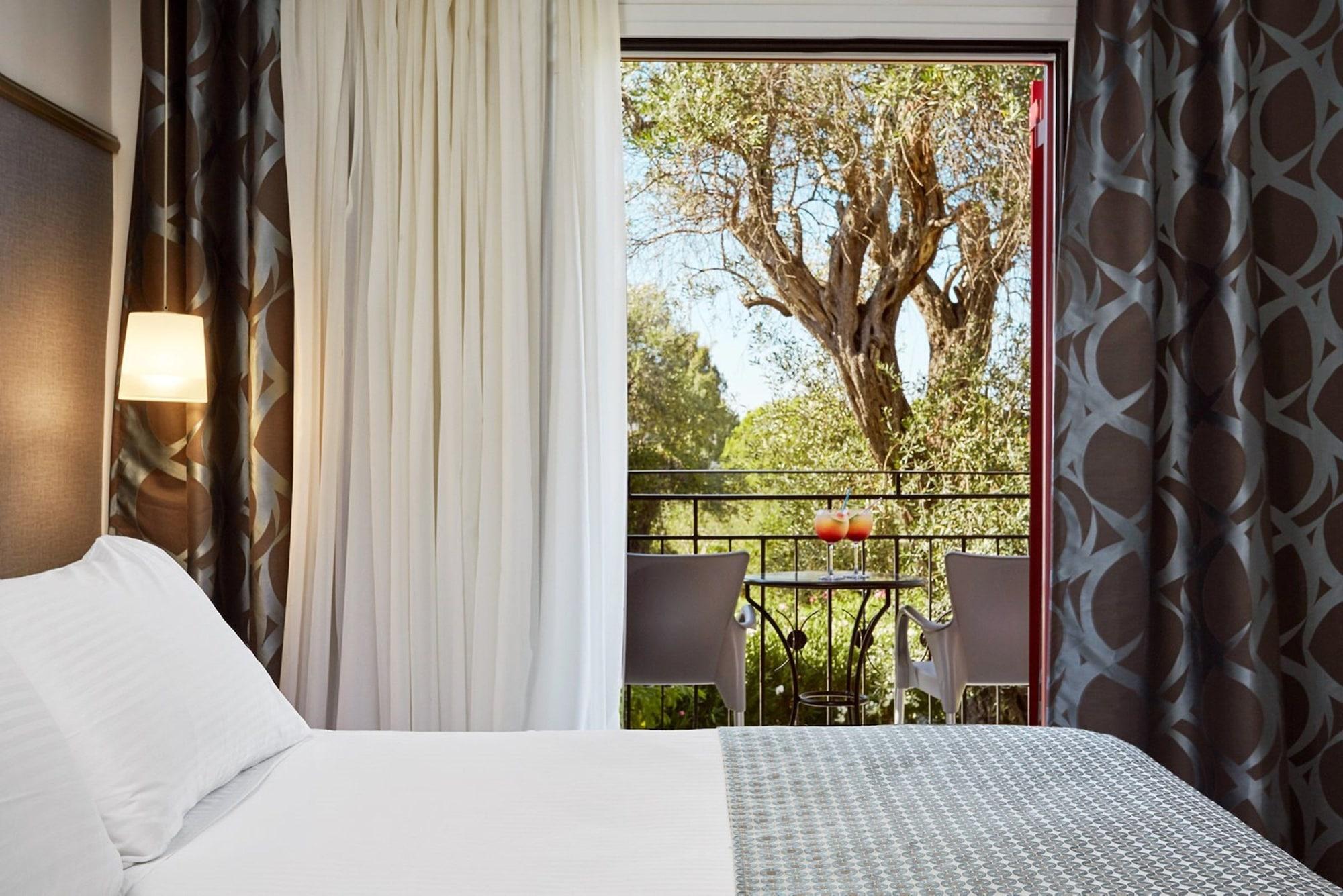 Sentido Apollo Palace 梅松吉 外观 照片 A room at the hotel