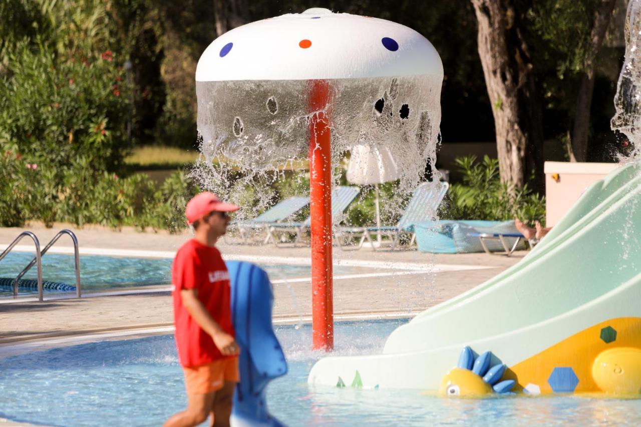 Sentido Apollo Palace 梅松吉 外观 照片 Mushroom umbrella