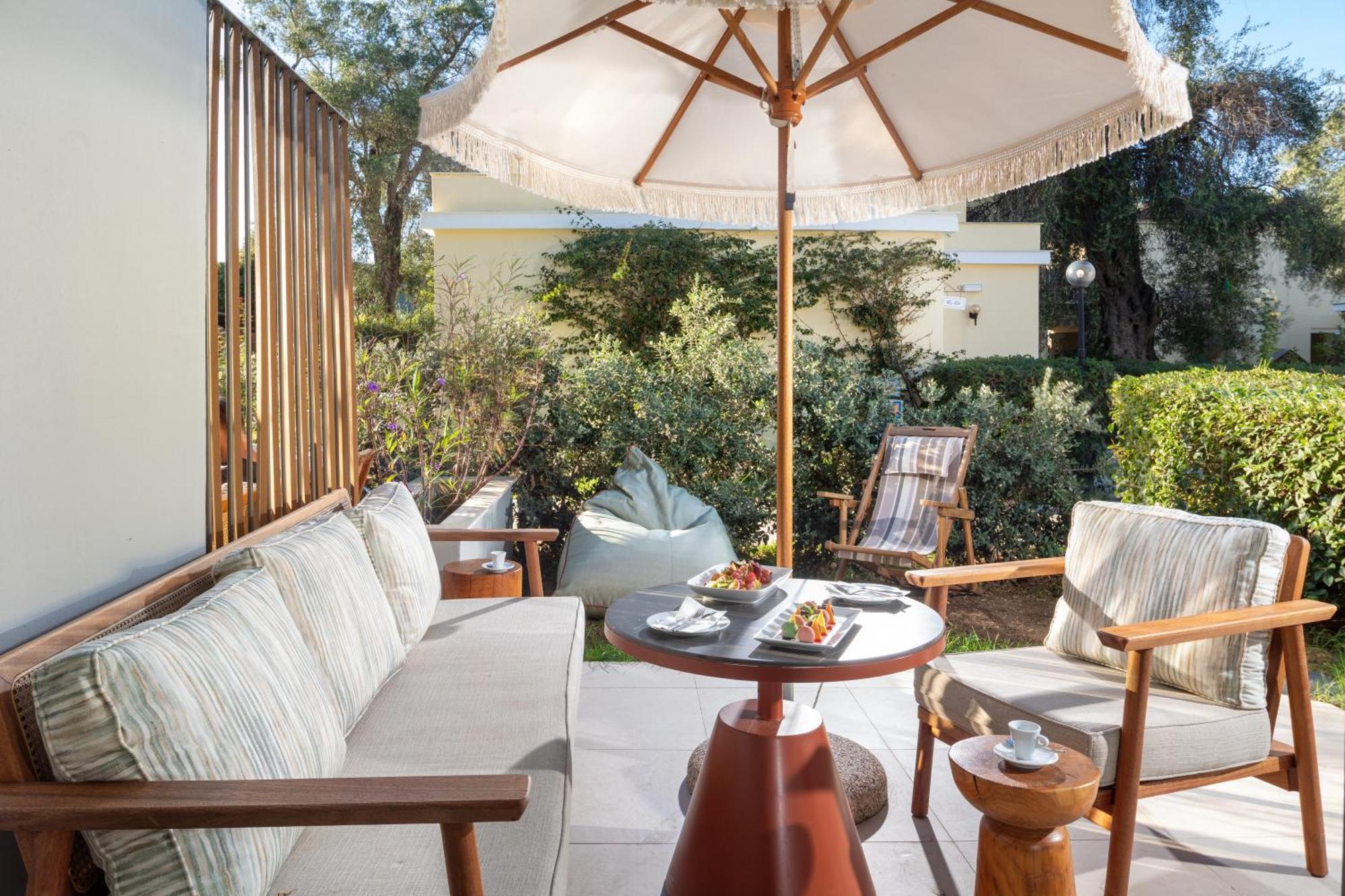 Sentido Apollo Palace 梅松吉 外观 照片 A patio at the hotel
