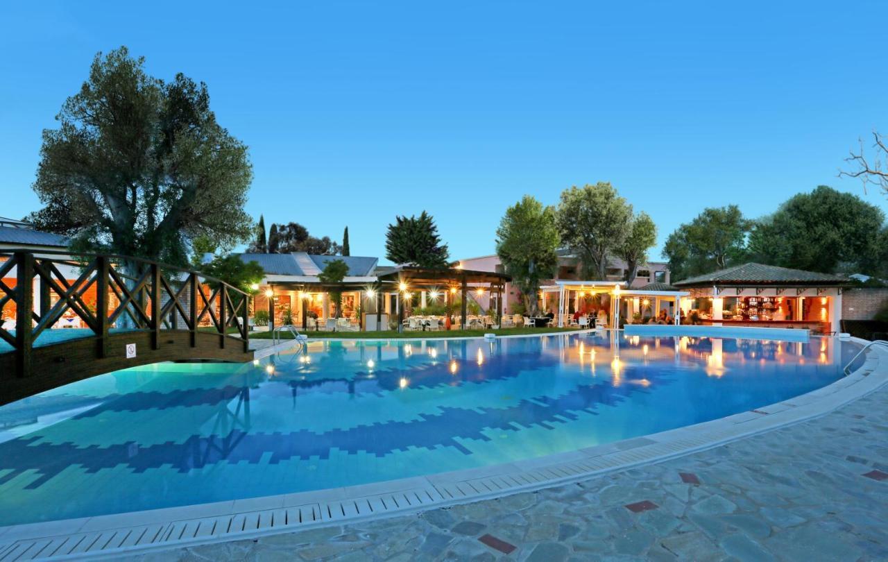 Sentido Apollo Palace 梅松吉 外观 照片 The pool at the hotel