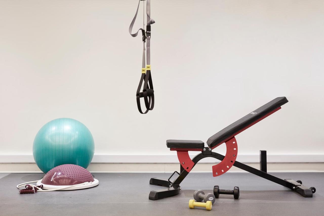 Sentido Apollo Palace 梅松吉 外观 照片 A weight bench